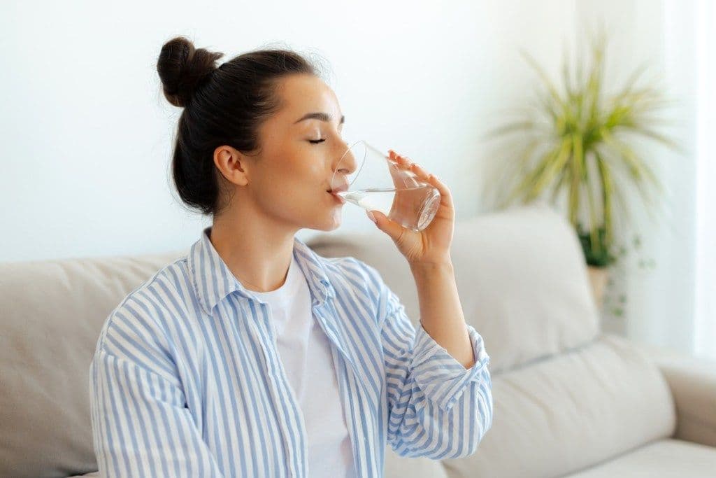 Why Proper Hydration Is Crucial for Healthy Gums